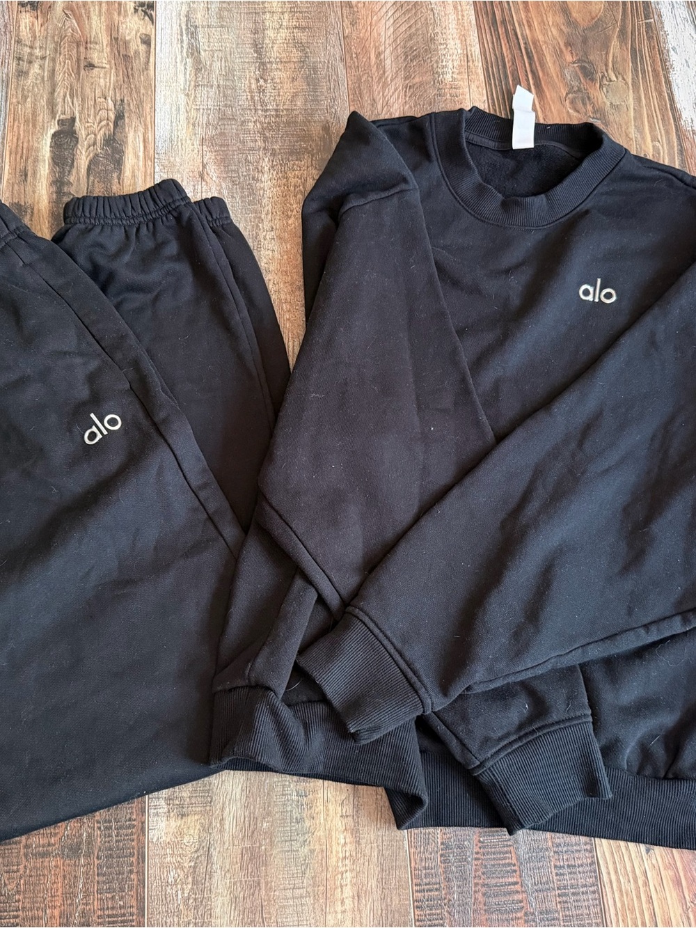Black accolade crew neck and sweats